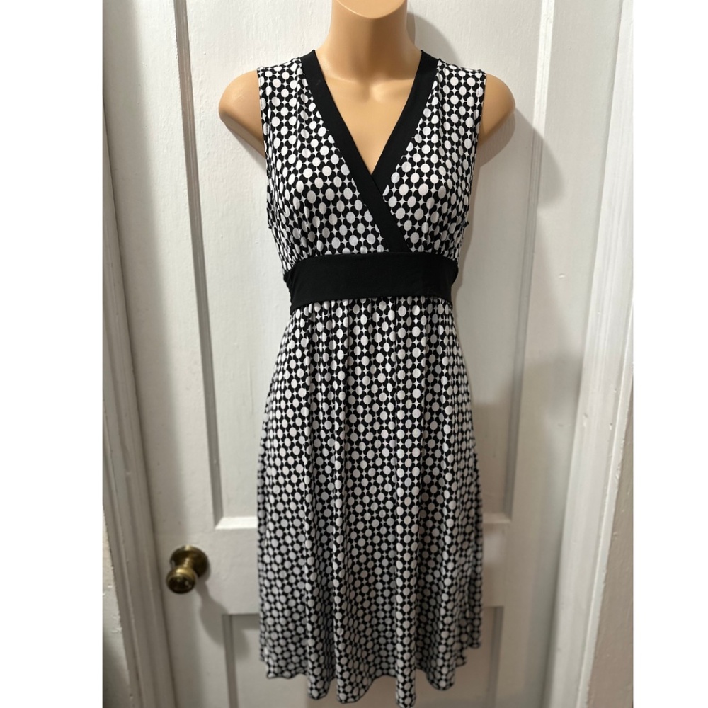 Wrapped Black and White Floral Patterned Dress‎